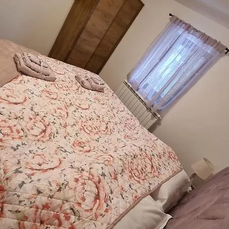 דירה In יהורינה